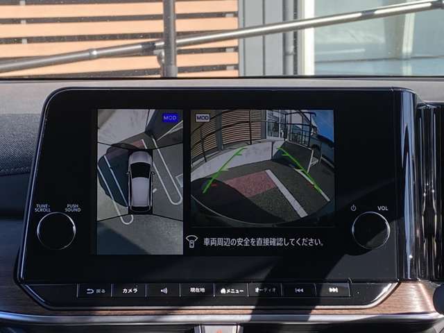 アラウンドビューモニター。上空から見下ろしているような映像で、スムースな駐車をサポートします。