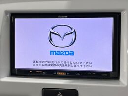 【純正ナビ】人気の純正ナビを装備しております。ナビの使いやすさはもちろん、オーディオ機能も充実！キャンプや旅行はもちろん、通勤や買い物など普段のドライブも楽しくなるはず♪