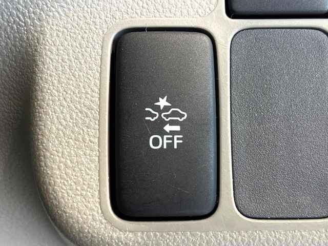 【スマートアシスト】走行中に前方の車両等を認識し、衝突しそうな時は警報とブレーキで衝突回避と被害軽減をアシスト。より安全にドライブをお楽しみいただけます。
