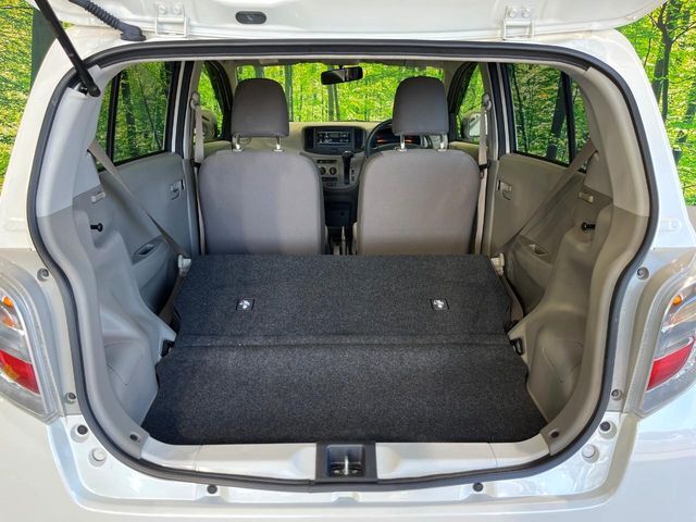 普段のお買い物や通勤、送迎等に十分な荷室スペースを確保しております。セカンドシートを倒すと、大きな荷物の積載も可能です♪