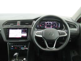 VW車らしいシンプルでいて高級感も兼ね備えたコクピット。