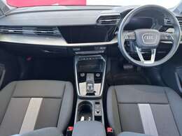 Audiのインテリアはエクステリア同様、優れたデザイン性とクオリティ、そして機能性を兼ね備えております。