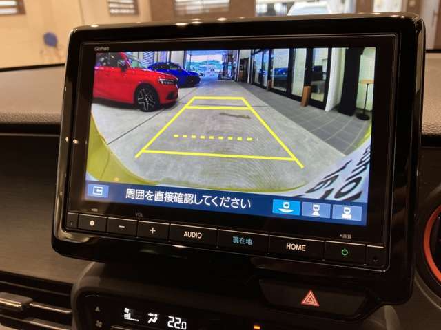 バックカメラももちろんついておりますので駐車時も後方が確認できて安心ですね！
