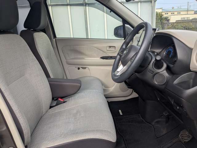 シートのヘタリや焦げ穴ご座いません！！