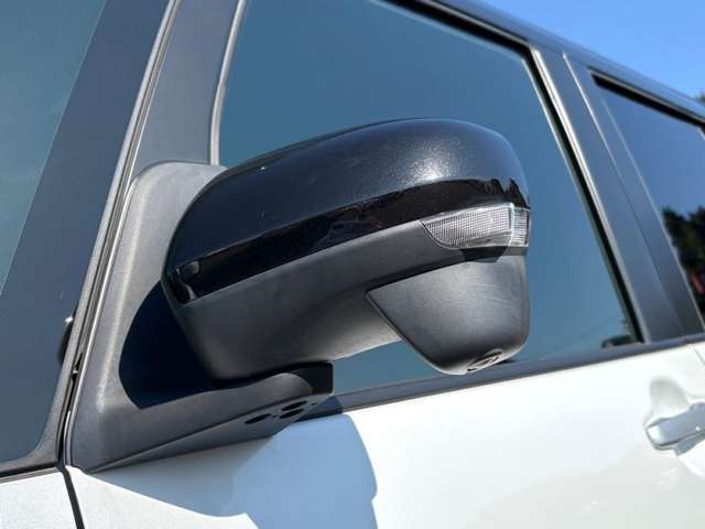 「ウインカーミラー」　見た目だけでなく、対向車からの視認性向上につながって安全度もアップ☆