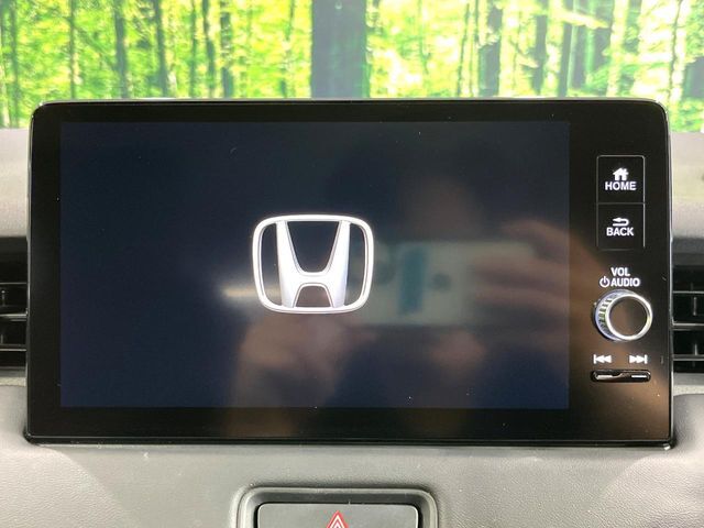 【9インチ　ホンダコネクトディスプレイ】視認性の高い大画面ディスプレイでナビの使用や、お持ちのスマートフォンと連携したbluetoothでの音楽再生が可能です♪