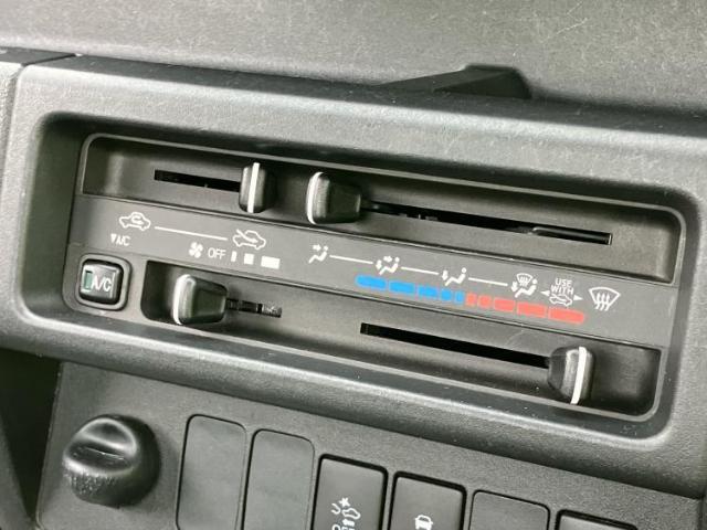 WECARSの店舗にはキッズコーナーがございます！お子様連れのお客様もごゆっくり車選びをお楽しみいただける空間です！