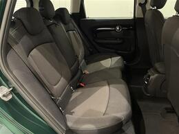 LIBERALAの全国在庫約2,400台※！その中から厳選したお車をご提案！お近くの店舗でのご納車可能！その品揃えと品質に驚くこと間違い無し！※2023年10月現在。売約済みの可能性もございます。