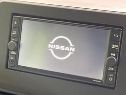 【純正ナビ】人気の純正ナビを装備。オーディオ機能も充実しており、Bluetooth接続すればお持ちのスマホやMP3プレイヤーの音楽を再生可能！毎日の運転がさらに楽しくなります！！