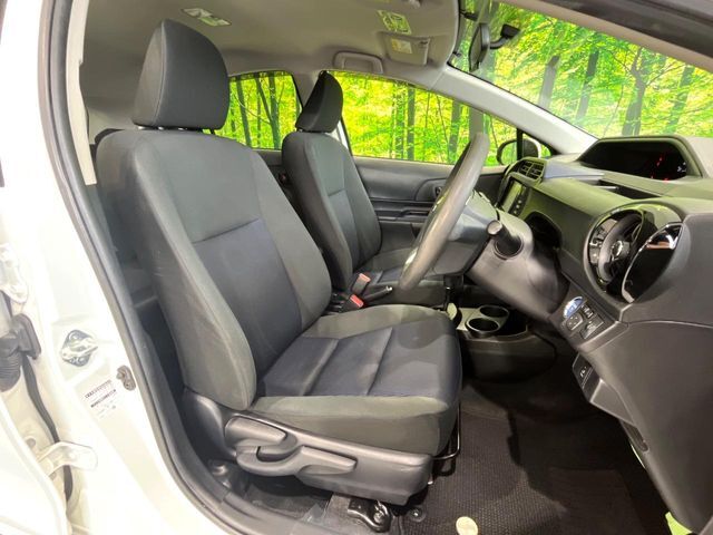 運転席シート廻りは使用感も少なく、良好な状態となっています。丁寧に使われていたことがよくわかりますね。