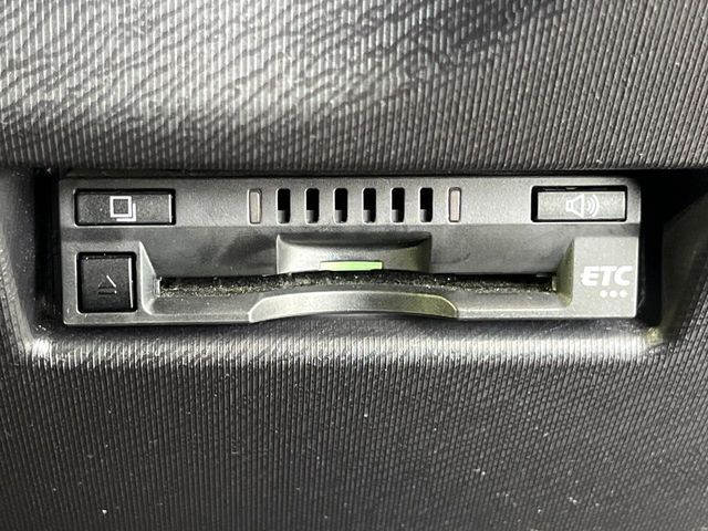 【ETC】高速道路の料金所をストレスなく通過！話題のスポットやサービスエリアに多い「スマートIC」利用時は必須のアイテムです。当店でセットアップを実施、ご納車当日からすぐにご利用いただけます！