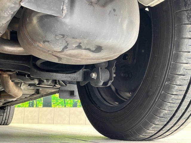 お車を安心してお乗りいただく為には、足回りの定期点検が欠かせません。サービスサポート（有償保証）では無料点検もご提供しており、安心のカーライフをお過ごしいただけるサポート体制が整っています。