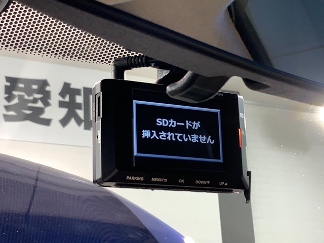 万が一の事故のときもドライブレコーダーがあると安心です。ご利用になる場合は個人情報保護の観点より新品の対応SDカードをお求め下さい。