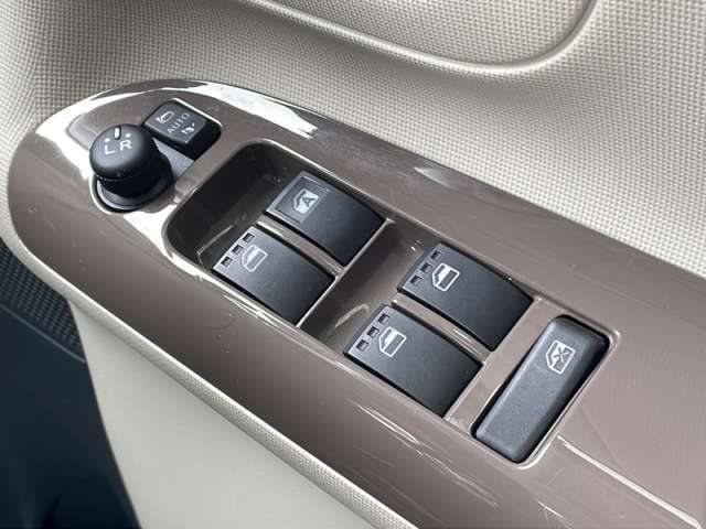 ◆掲載されている車両以外にも展示車両は多数ございます。色違い・グレード違い・多少ご希望に添えない場合も一度ご連絡いただければと思います。ご希望の車両をお探しいたします。