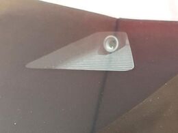 【スマートシティブレーキサポート】低速走行中に前方の車両等を認識し、衝突しそうな時は警報とブレーキで衝突回避と被害軽減をアシスト。より安全にドライブをお楽しみいただけます。