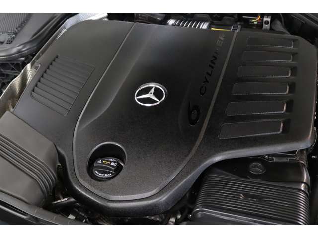3，000cc　直列6気筒ターボ＆モーター搭載エンジン！9Gトロニックの組み合わせにより力強く滑らかな走りをお楽しみ頂けます！