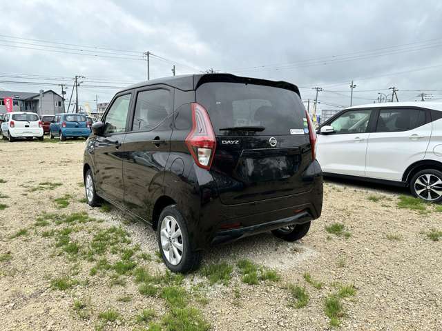 国交省の代わりに車検認定ができる「陸運局指定工場」の資格をもっており、熟練の整備士や国家資格を持った整備士が揃ってます！