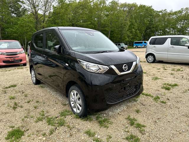 スズキ・ダイハツのサブディーラーとして全国販売優秀の実績！オールメーカーの軽未使用車・中古車はもちろんのこと、コンパクトカー・エコカーなどの普通車も豊富に在庫を取り揃えています！