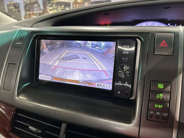 【バックカメラ】運転席から画面上で安全確認ができます。駐車が苦手な方にもオススメな便利機能です。