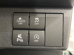 【スマートアシスト】走行中に前方の車両等を認識し、衝突しそうな時は警報とブレーキで衝突回避と被害軽減をアシスト。より安全にドライブをお楽しみいただけます。