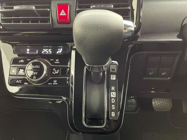 【運転席操作部】快適なドライブを楽しむための機能が装備されています！運転席から触れるので、使いやすいです！除菌プランいれていただくと、さらに清潔で安心していただけます！