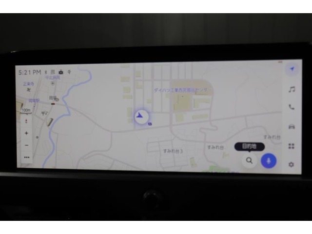 純正ディスプレイオーディオ。大きな画面で見やすいです♪もちろんナビ機能もあります。