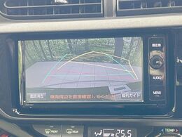 【バックカメラ】駐車時に後方がリアルタイム映像で確認できます。大型商業施設や立体駐車場での駐車時や、夜間のバック時に大活躍！運転スキルに関わらず、今や必須となった装備のひとつです！