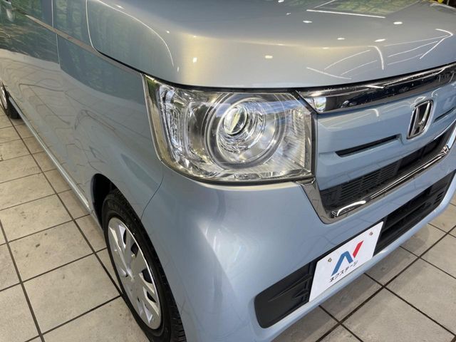 【LEDヘッドライト】悪天候や夜間走行時も良好な視界を確保し安心して運転できる高輝度LEDヘッドライトを装備！点灯速度が早く、消費電力も抑えられています。
