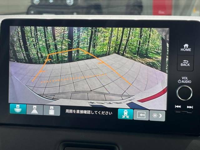 【バックカメラ】駐車時に後方がリアルタイム映像で確認できます。大型商業施設や立体駐車場での駐車時や、夜間のバック時に大活躍！運転スキルに関わらず、今や必須となった装備のひとつです！