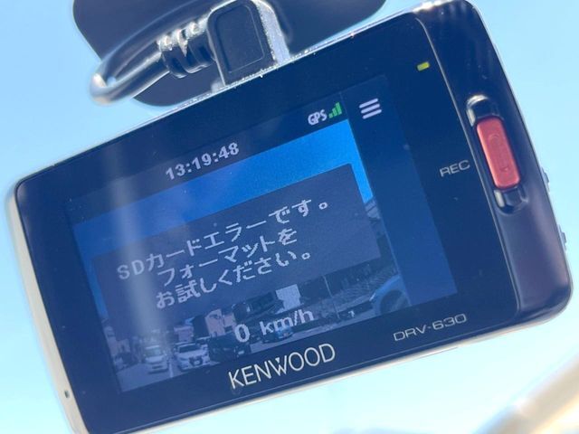 【ドライブレコーダー】安心・安全なカーライフに必須のドライブレコーダーを装備！走行中はもちろん、あおり運転や事故に遭遇した際の状況も映像で記録し、万一のリスクに備えます。