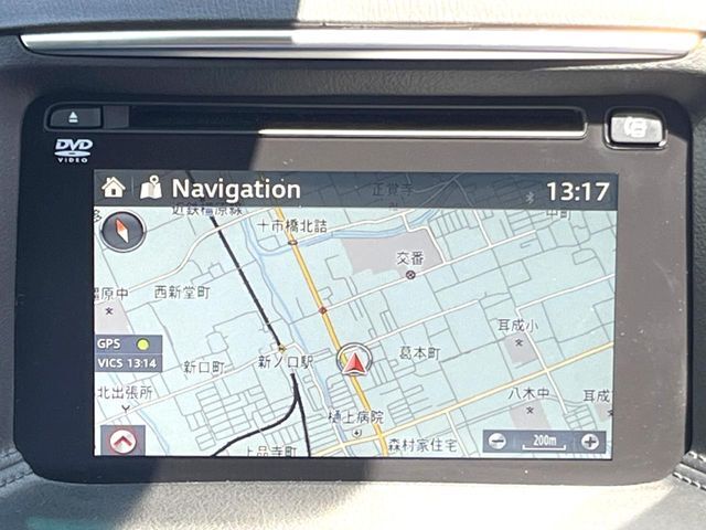 【メーカー純正ナビ】インテリアに溶け込むスタイリッシュな「専用設計」メーカーナビを装備♪視認性や操作性など基本性能にも優れ、より上質なカーライフをお楽しみいただけます。