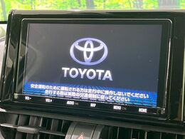 【純正9型ナビ】人気の純正ナビを装備。オーディオ機能も充実しており、Bluetooth接続すればお持ちのスマホやMP3プレイヤーの音楽を再生可能！毎日の運転がさらに楽しくなります！！