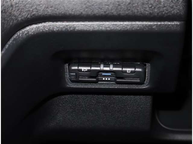 ETC車載器付きです。高速道路の料金所もスムーズに通過できます。