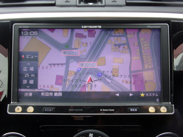 カロッツェリア製メモリーナビは7インチタッチパネル。