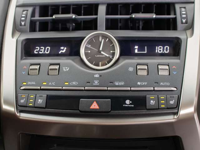 ★快適エアシート＆シートヒーターを装備しています！高級車ならではの装備です！シートが暖まる機能！シートから冷風が出る機能！どちらも付いています！！寒い冬も、暑い夏も快適にご乗車頂けますよ！！