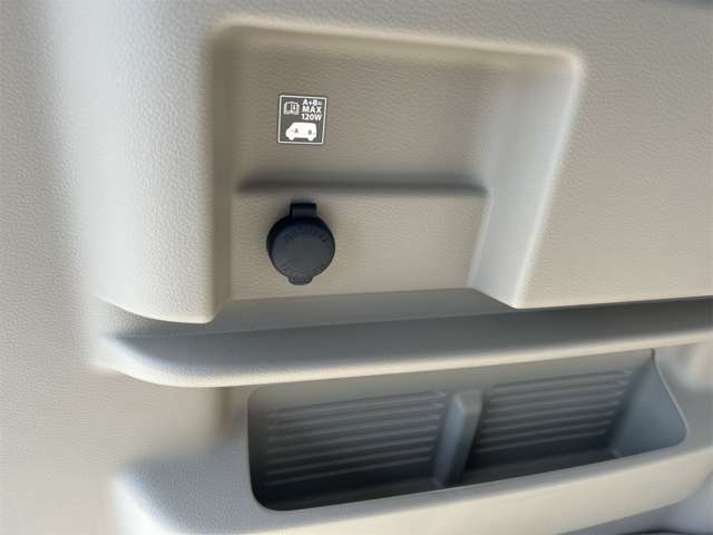 ☆★☆★当社は自社指定整備工場も完備しており、納車前整備や一般車検・点検など、お客様が安心して長くお使い頂ける様にメンテナンス面に対して細かく整備しております。ご納車もご安心下さい☆★☆★