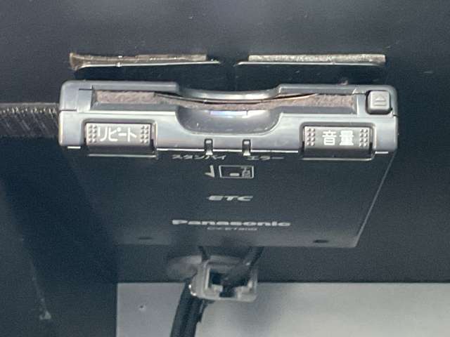 ここに　ETC付いております。高速道路の料金所もスイスイ♪　ETCカードの申し込みは日産カードがおすすめ！！！「安心」「おトク」「便利」で皆さまのカーライフをサポートする特典満載のカードです。