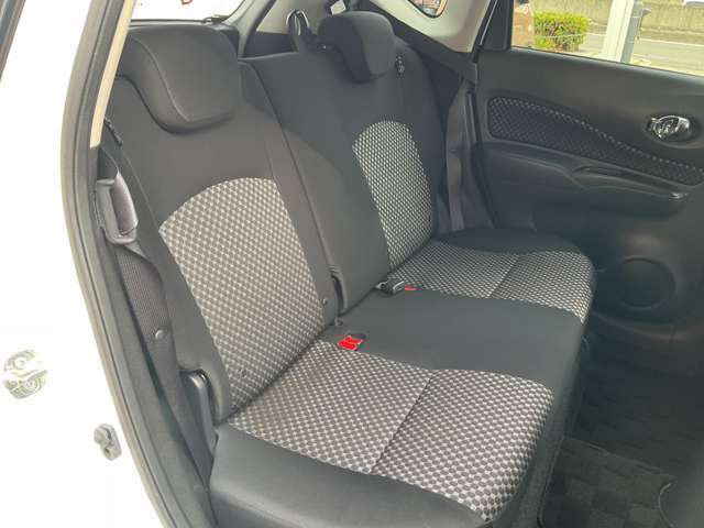 後ろの人もゆったり快適に乗れますよ！！もちろん内装も綺麗です