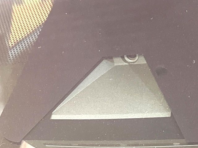 【トヨタセーフティセンス】走行中に前方の車両等を認識し、衝突しそうな時は警報とブレーキで衝突回避と被害軽減をアシスト。より安全にドライブをお楽しみいただけます。