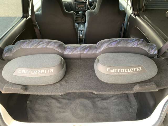 イルミネーション付きリアスピーカー