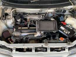 JB-JL4気筒ツインカムターボ　タイミングチェーンエンジンです