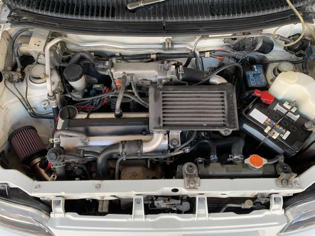 JB-JL4気筒ツインカムターボ　タイミングチェーンエンジンです