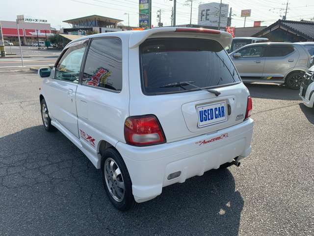 リアスモークガラス