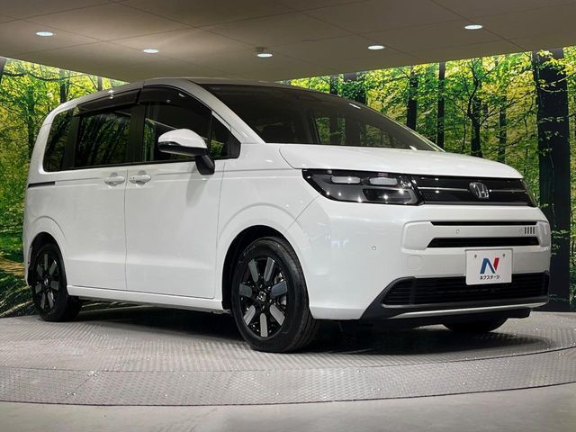 高透明度のガラス皮膜で撥水はもちろん、上質なツヤ・光沢を実現。紫外線や酸性雨から大切な愛車を保護し、色あせ・劣化を防止。「弾スプラッシュコート」、「弾プリミッサコート」からお選びいただけます。