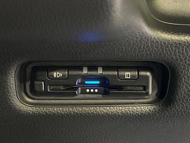 【ETC】高速道路の料金所をストレスなく通過！話題のスポットやサービスエリアに多い「スマートIC」利用時は必須のアイテムです。当店でセットアップを実施、ご納車当日からすぐにご利用いただけます！