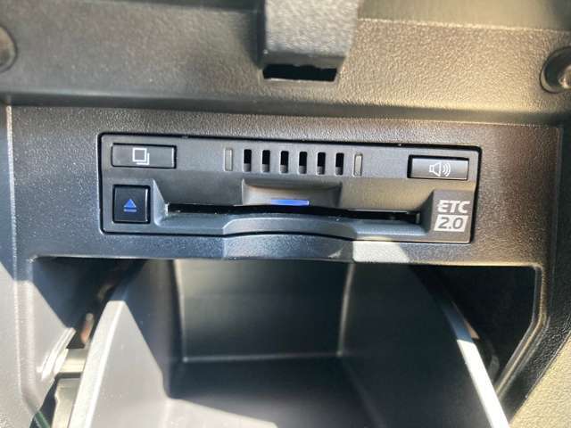 両側パワースライド　10インチディスプレイオーディオナビ　フルセグTV　12.1インチ後席モニター　オプションDVDデッキ　Bluetooth　デジタルインナーミラー　ETC2.0　8人乗