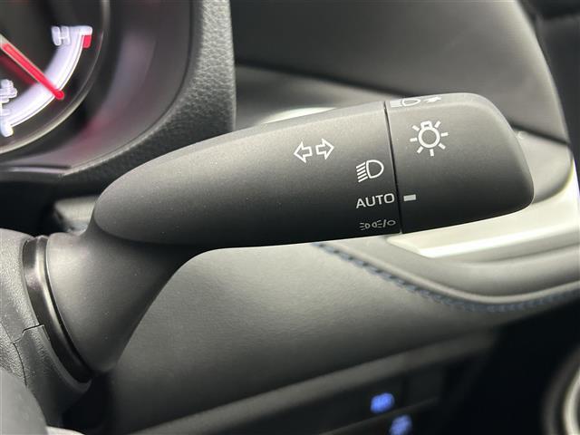 気になる車はすぐにお問い合わせください！画面右側の0066から始まる無料ダイヤルからお問い合わせ下さい！専門スタッフがお車のご質問にお答えいたします！