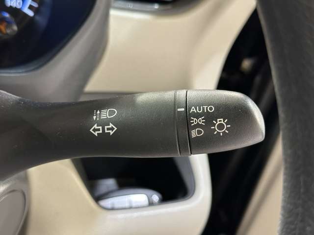 オートライト装備車両です。