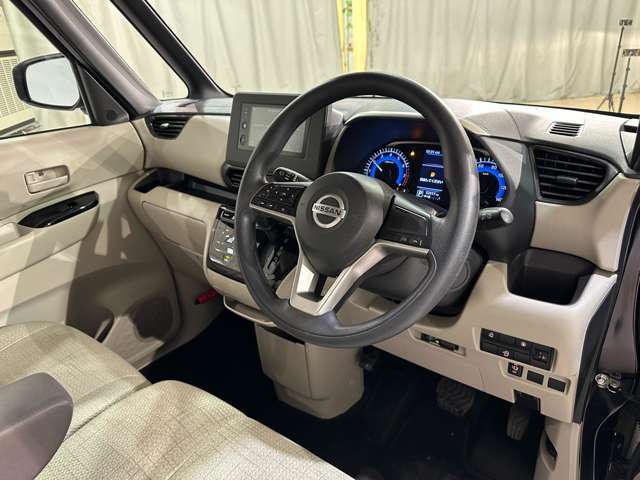 当店のこだわりはズバリ「価格」です。車両仕入れにとことんこだわり、良質な車両を安く取り揃えております。