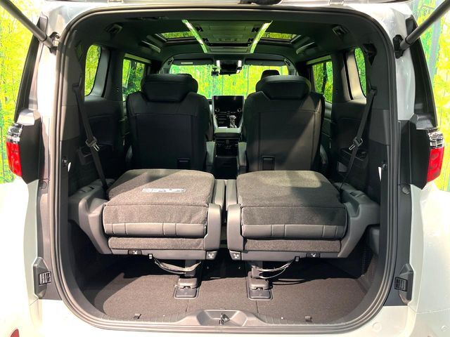 普段のお買い物や通勤、送迎等に十分な荷室スペースを確保しております。セカンドシートを倒すと、大きな荷物の積載も可能です♪